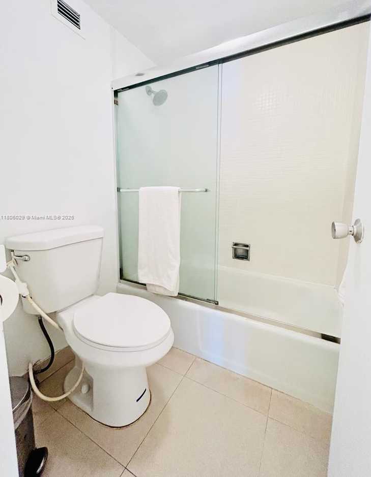 Small Image of 100 LINCOLN RD #1009, Miami Beach Number 4