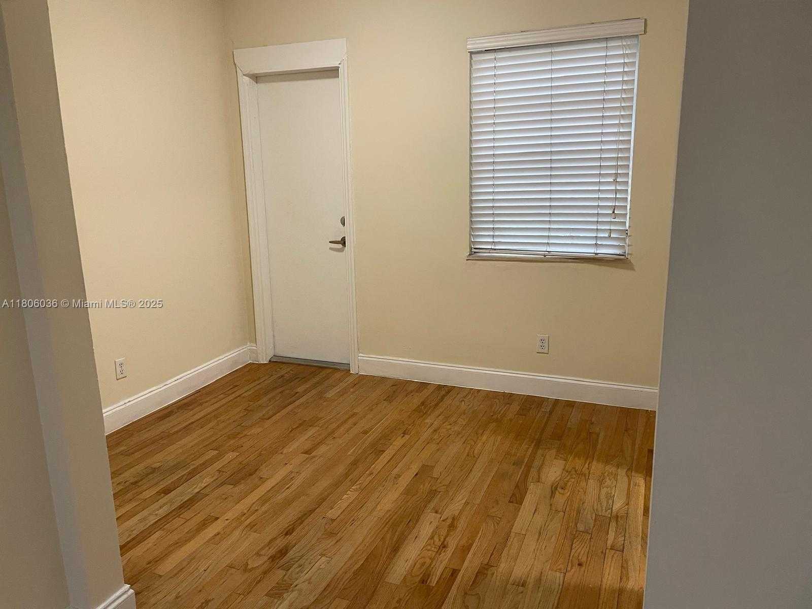 Small Image of 815 WEST 40 STREET #4, Miami Beach Number 2