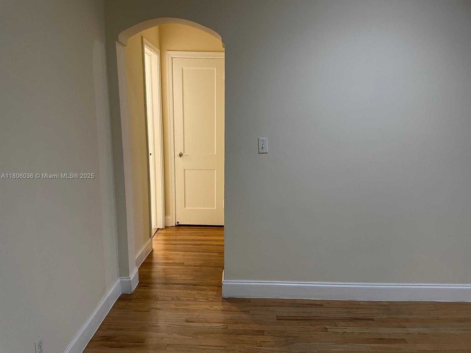 Small Image of 815 WEST 40 STREET #4, Miami Beach Number 3