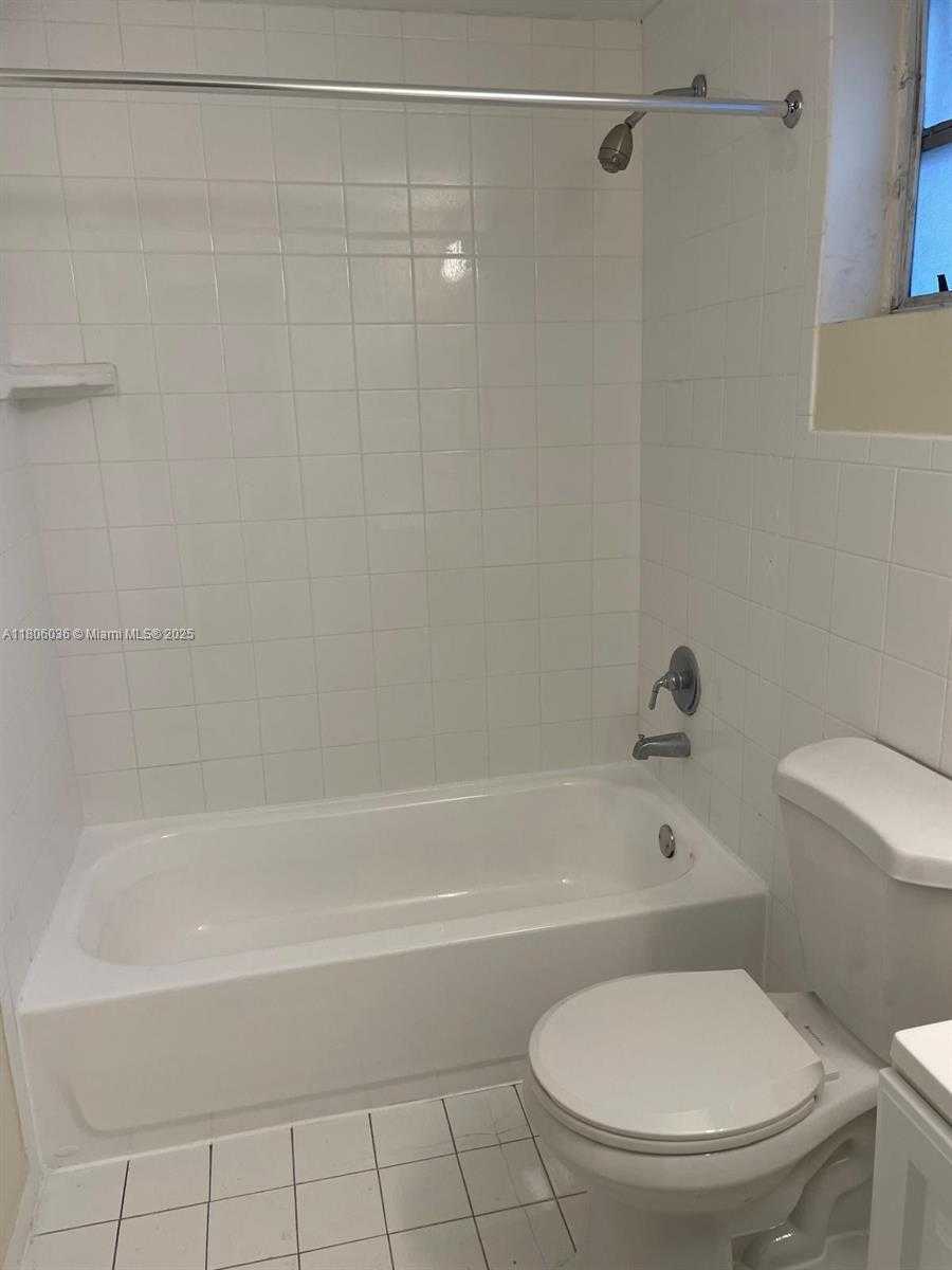 Small Image of 815 WEST 40 STREET #4, Miami Beach Number 6