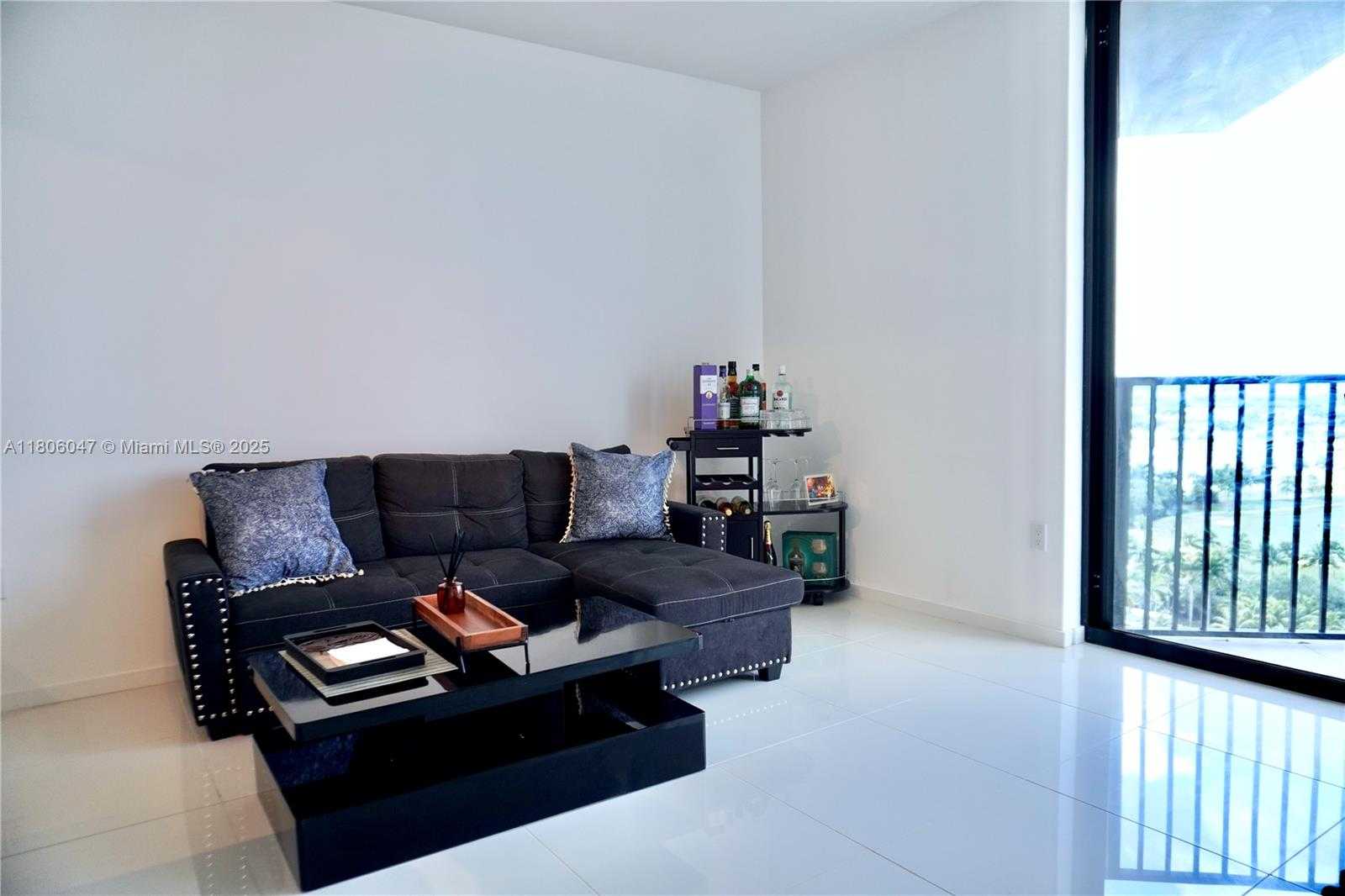 Small Image of 5300 PASEO BLVD #1708, Doral Number 14