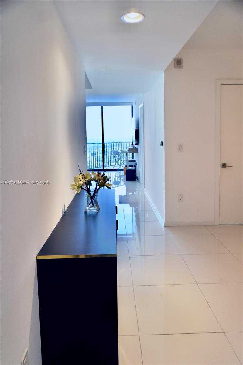 Small Image of 5300 PASEO BLVD #1708, Doral Number 3