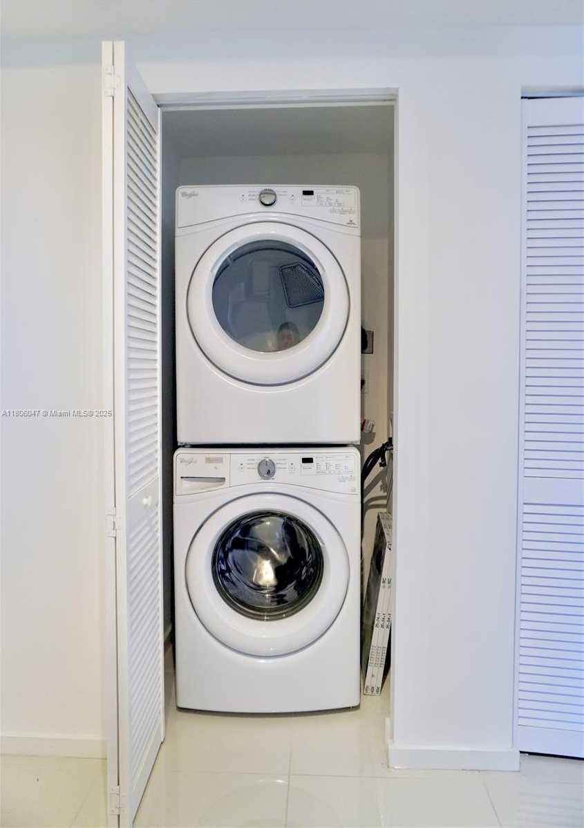 Small Image of 5300 PASEO BLVD #1708, Doral Number 7