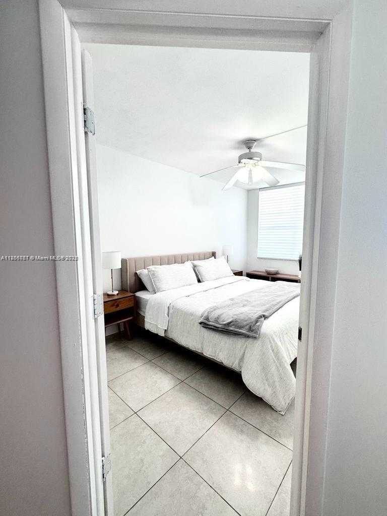 Small Image of 100 LINCOLN RD #1212, Miami Beach Number 10