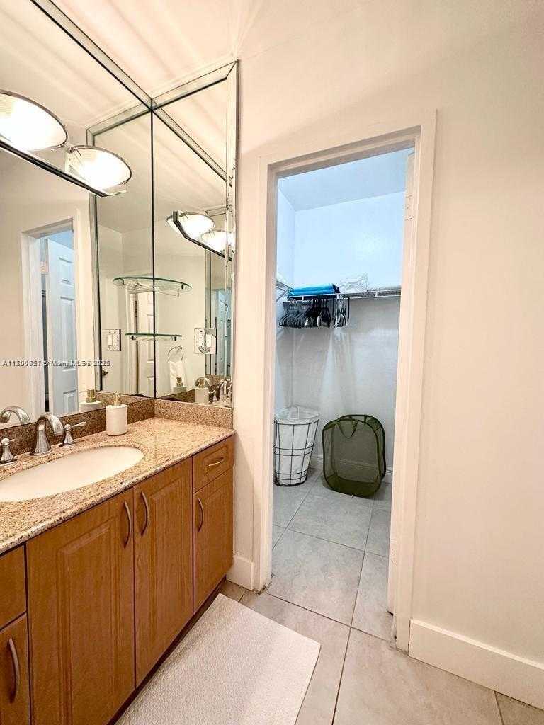 Small Image of 100 LINCOLN RD #1212, Miami Beach Number 5