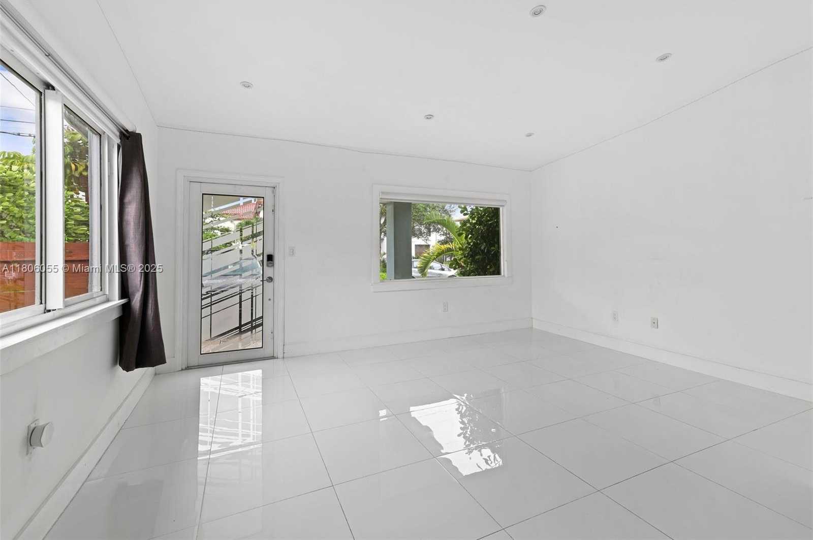 Small Image of 6432 SOUTH WEST 33RD ST, Miami Number 13