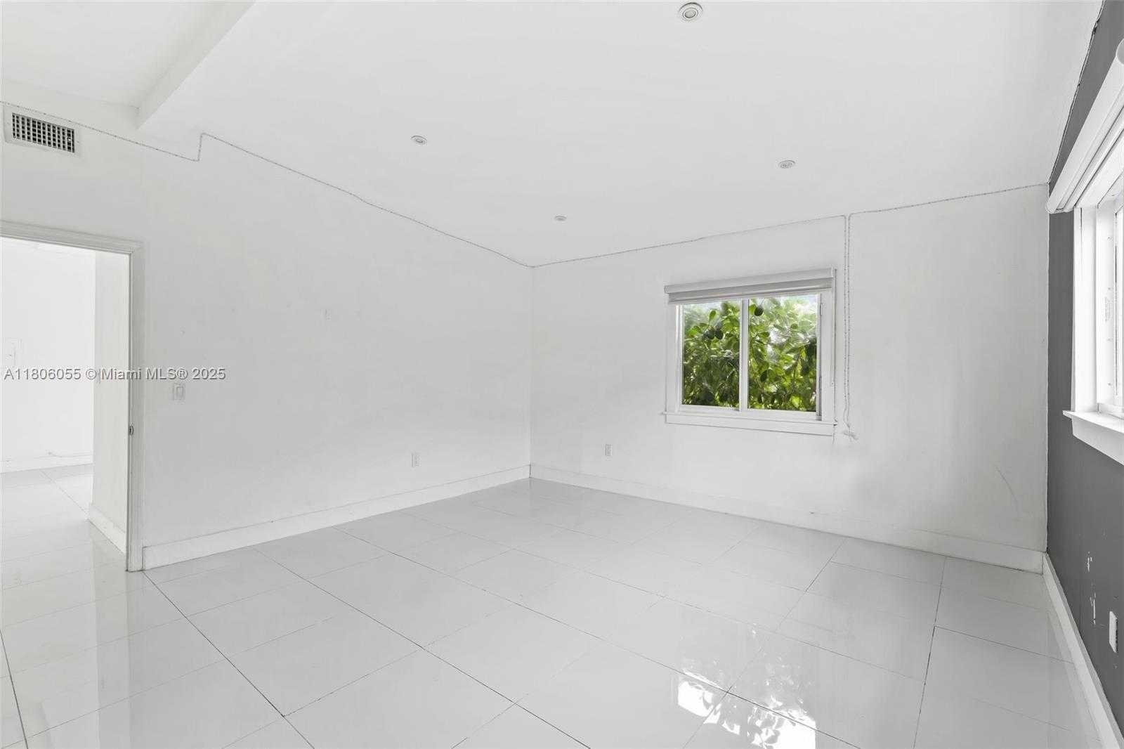 Small Image of 6432 SOUTH WEST 33RD ST, Miami Number 16