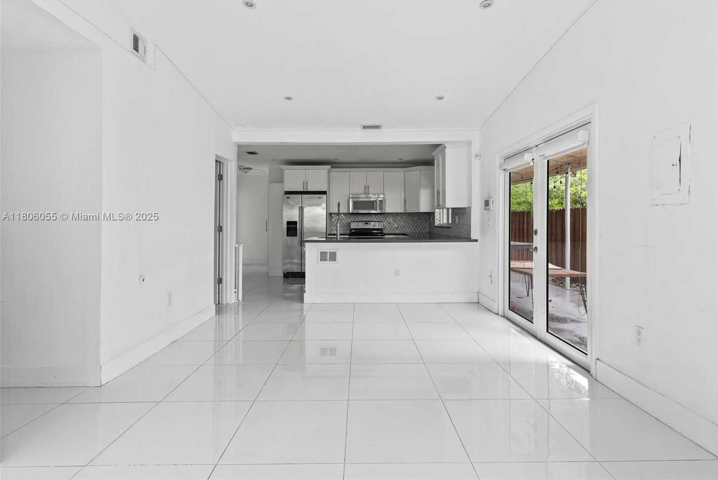 Small Image of 6432 SOUTH WEST 33RD ST, Miami Number 4