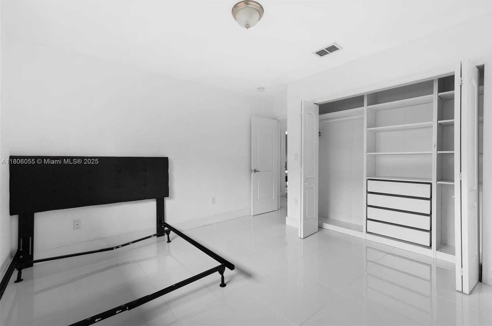 Small Image of 6432 SOUTH WEST 33RD ST, Miami Number 41