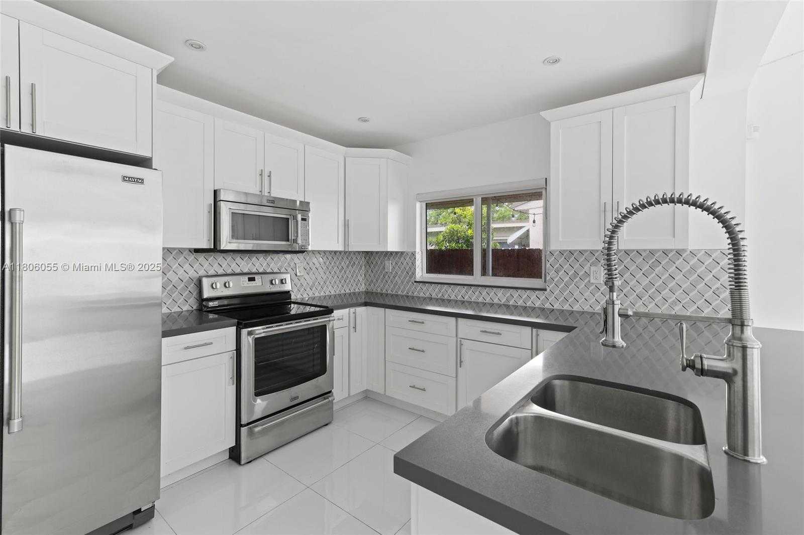 Small Image of 6432 SOUTH WEST 33RD ST, Miami Number 9