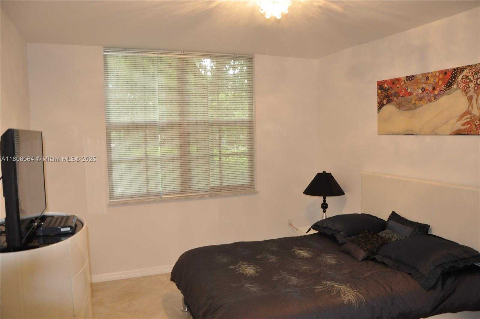 Small Image of 19801 EAST COUNTRY CLUB DR #4104, Aventura Number 4