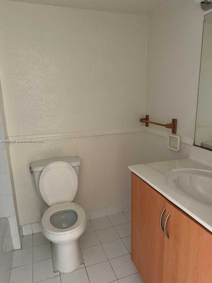 Small Image of 4180 NORTH WEST 79TH AVE #2D, Doral Number 5