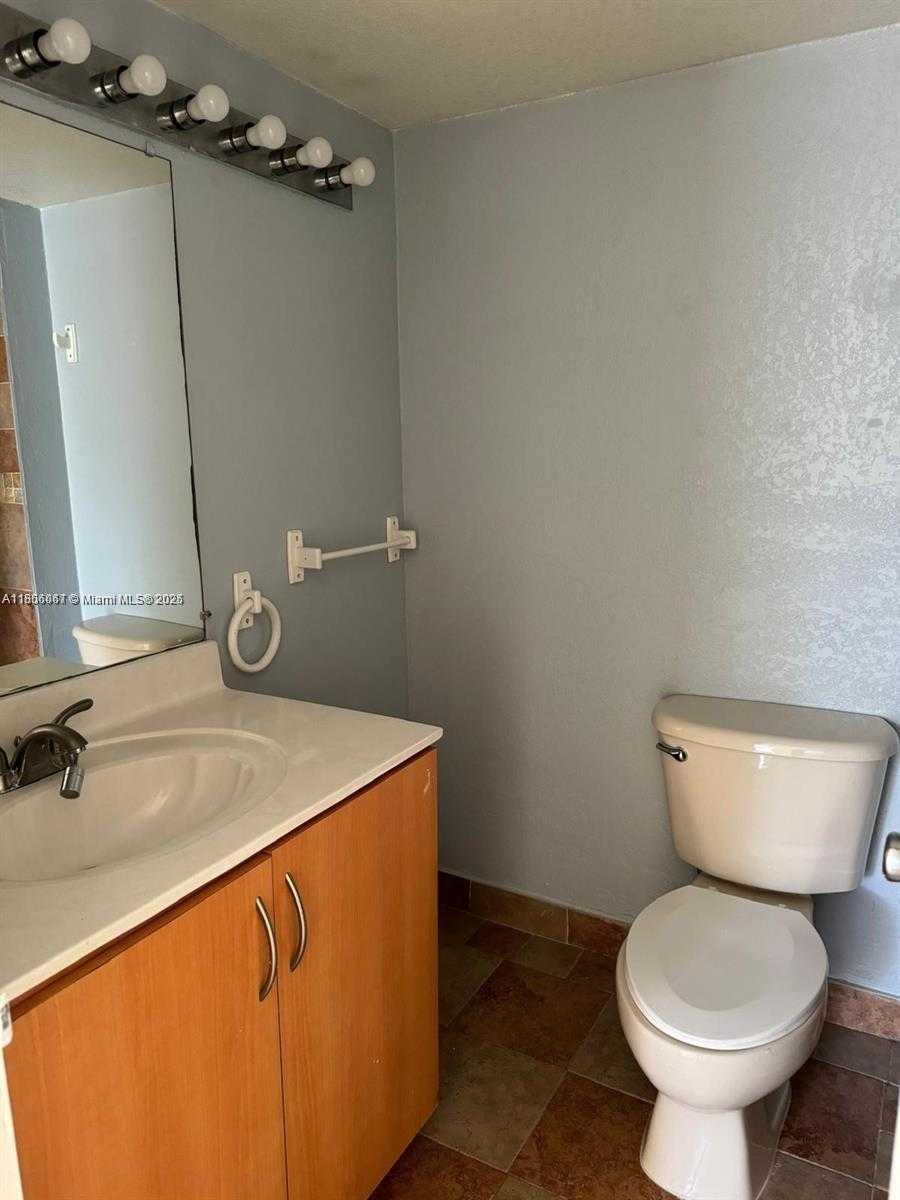 Small Image of 4180 NORTH WEST 79TH AVE #2D, Doral Number 6