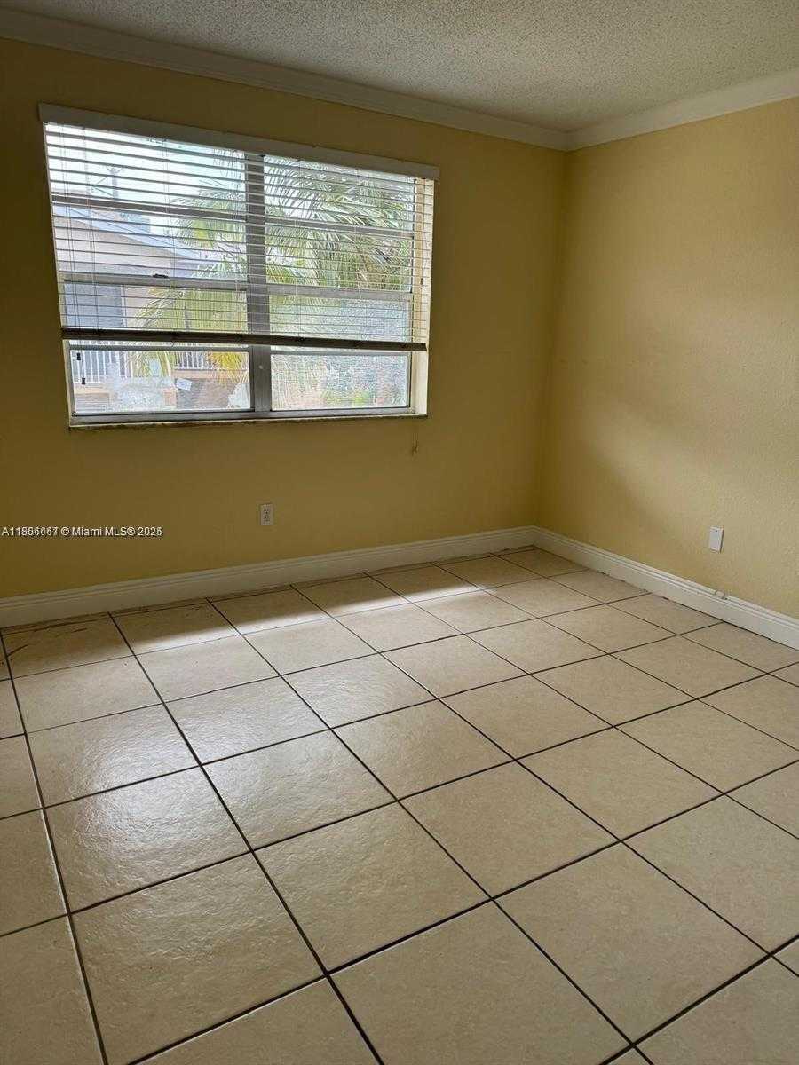 Small Image of 4180 NORTH WEST 79TH AVE #2D, Doral Number 7