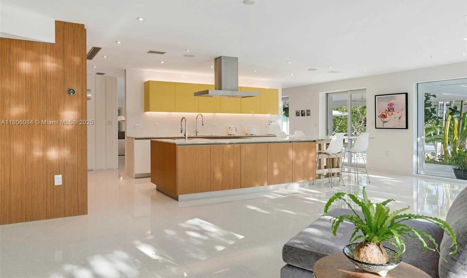Small Image of 250 KNOLLWOOD DR, Key Biscayne Number 11