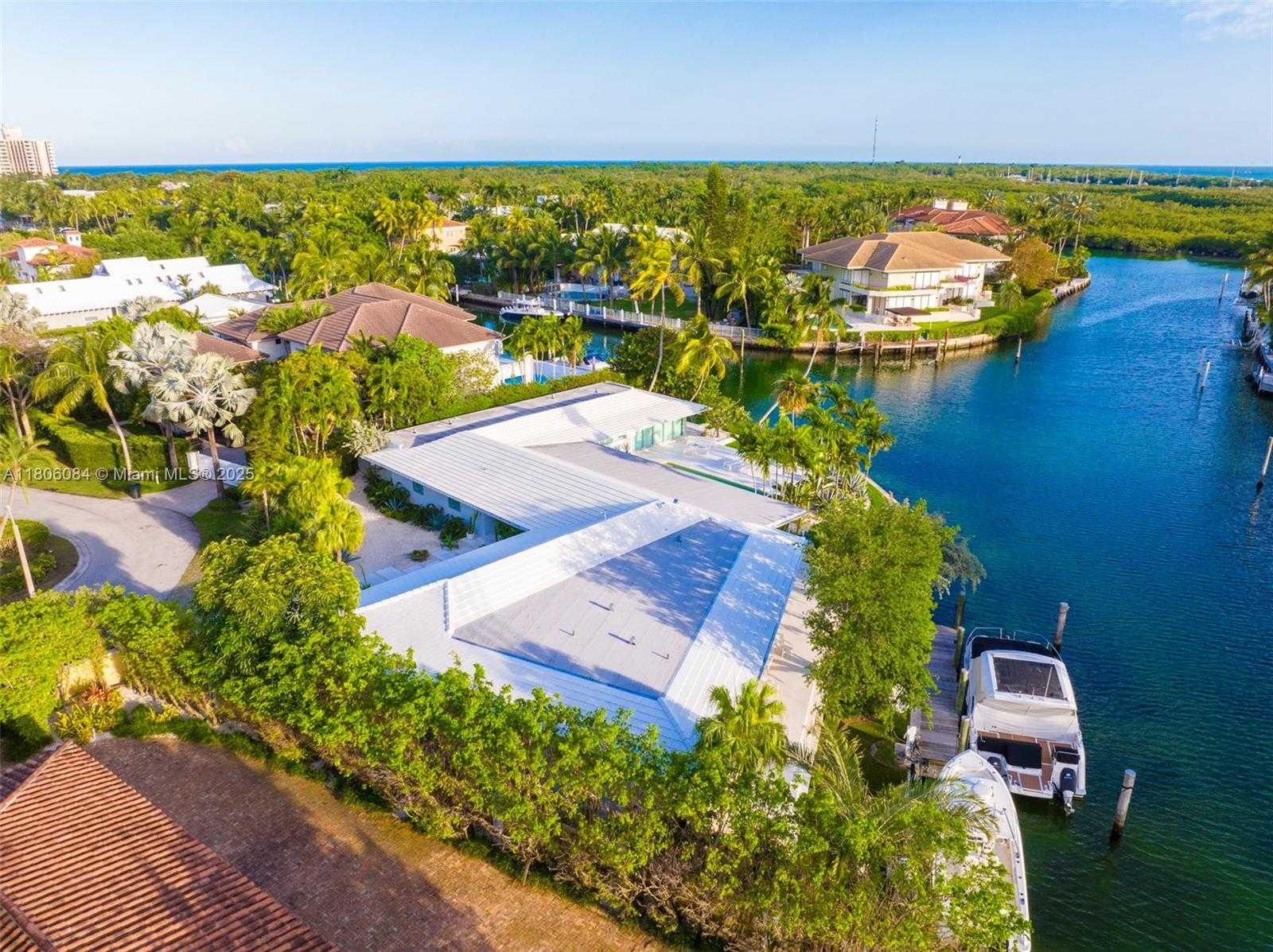 Small Image of 250 KNOLLWOOD DR, Key Biscayne Number 16