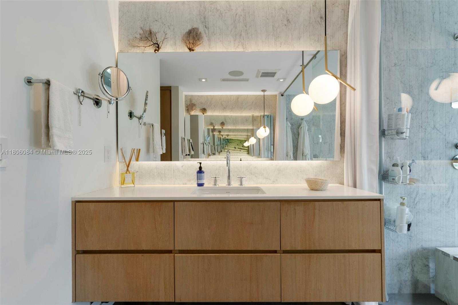 Small Image of 250 KNOLLWOOD DR, Key Biscayne Number 17
