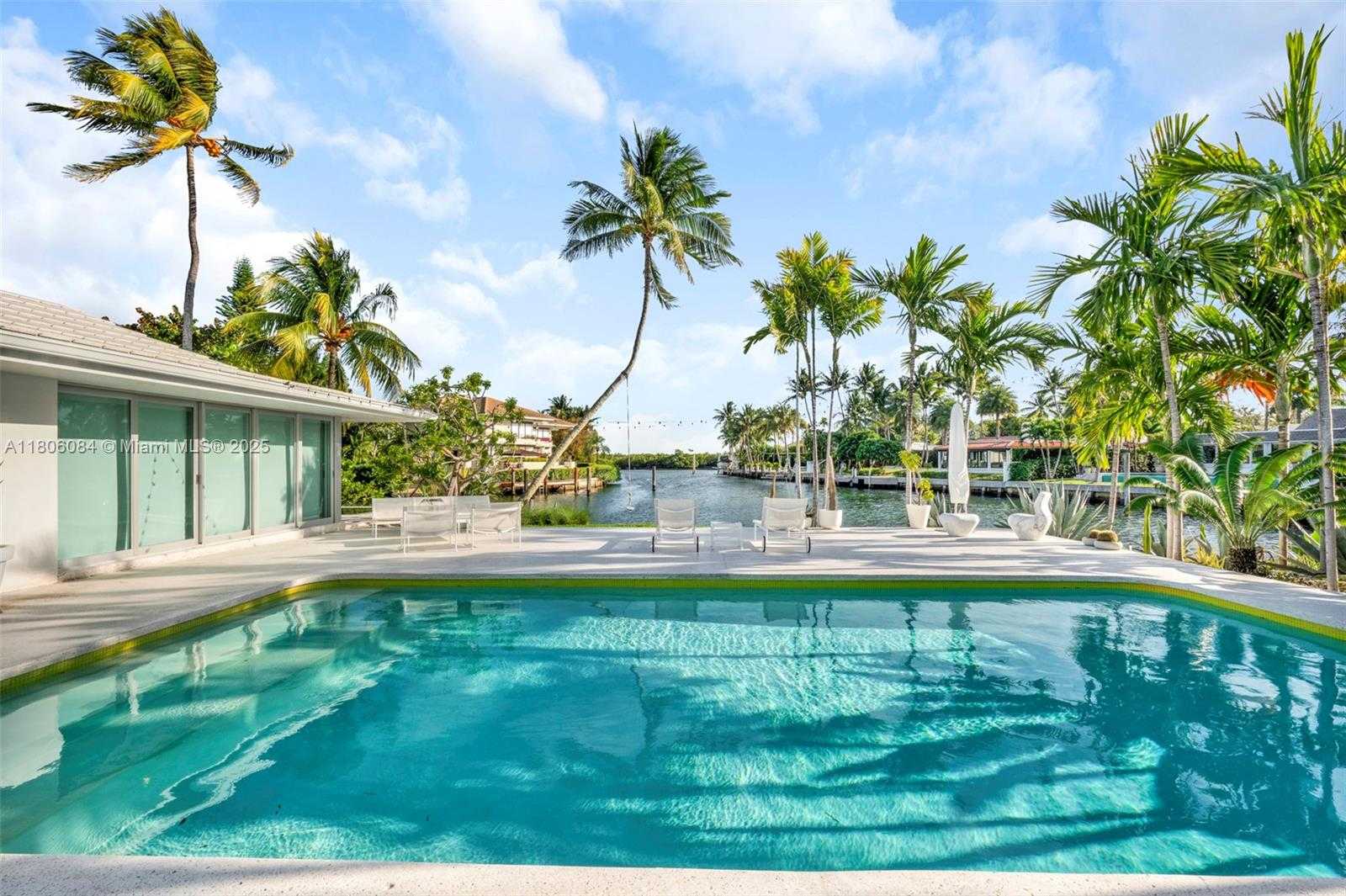 Small Image of 250 KNOLLWOOD DR, Key Biscayne Number 18