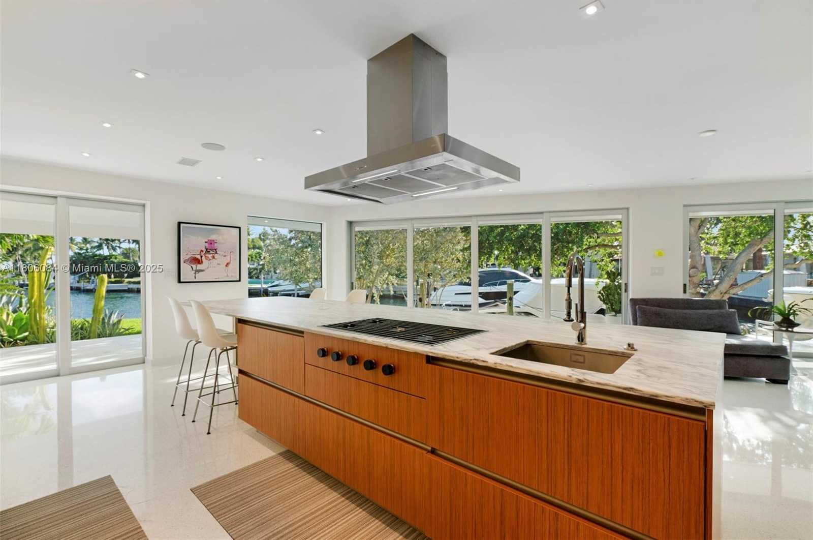 Small Image of 250 KNOLLWOOD DR, Key Biscayne Number 19