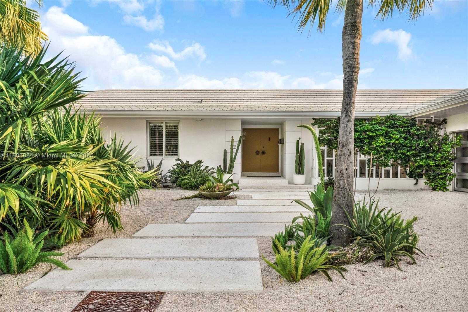 Small Image of 250 KNOLLWOOD DR, Key Biscayne Number 2