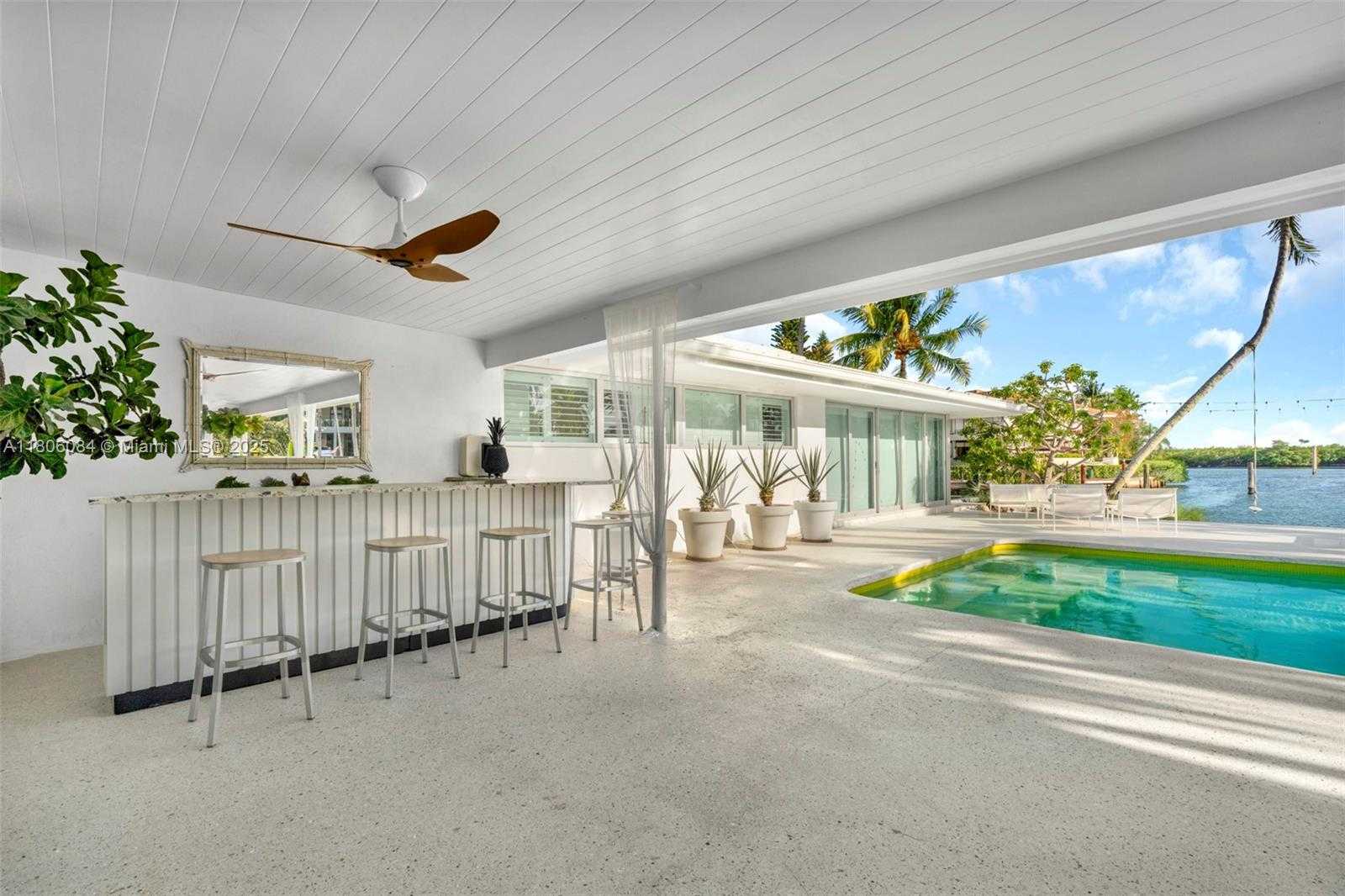 Small Image of 250 KNOLLWOOD DR, Key Biscayne Number 24