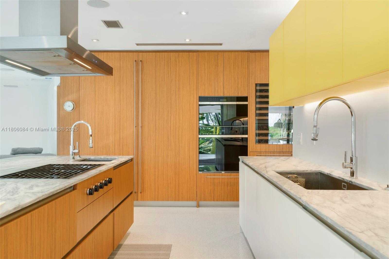 Small Image of 250 KNOLLWOOD DR, Key Biscayne Number 30
