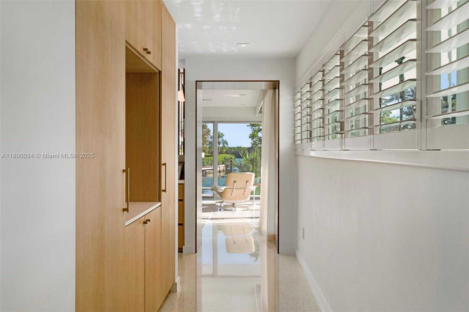 Small Image of 250 KNOLLWOOD DR, Key Biscayne Number 32