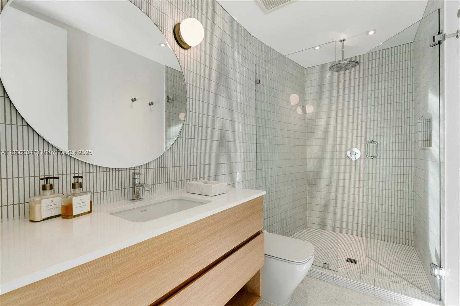 Small Image of 250 KNOLLWOOD DR, Key Biscayne Number 36