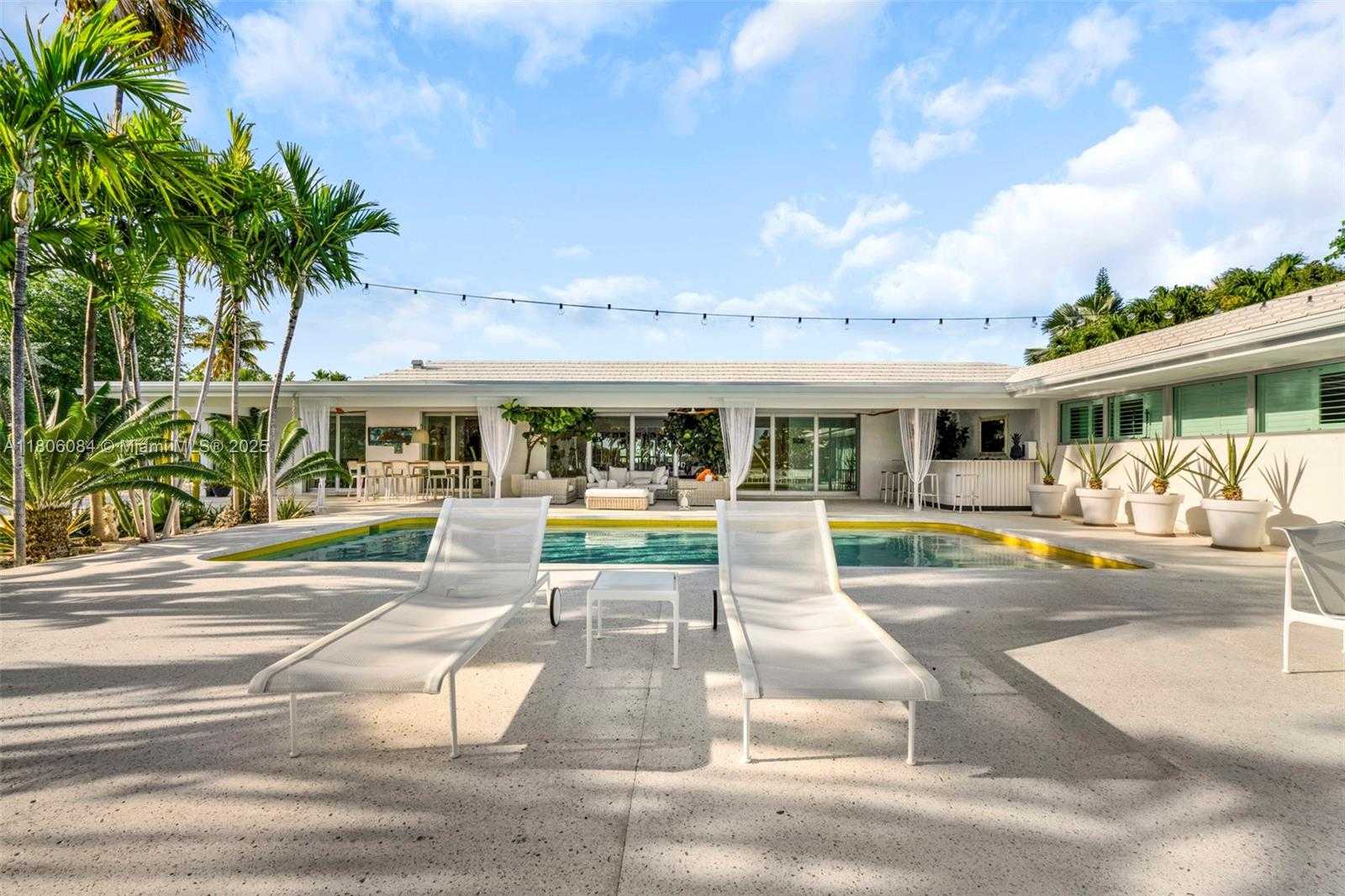 Small Image of 250 KNOLLWOOD DR, Key Biscayne Number 38