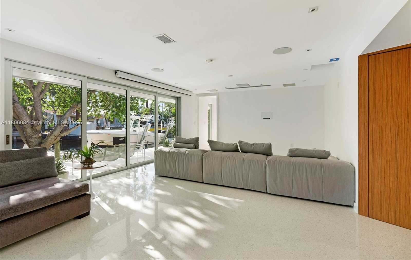 Small Image of 250 KNOLLWOOD DR, Key Biscayne Number 43