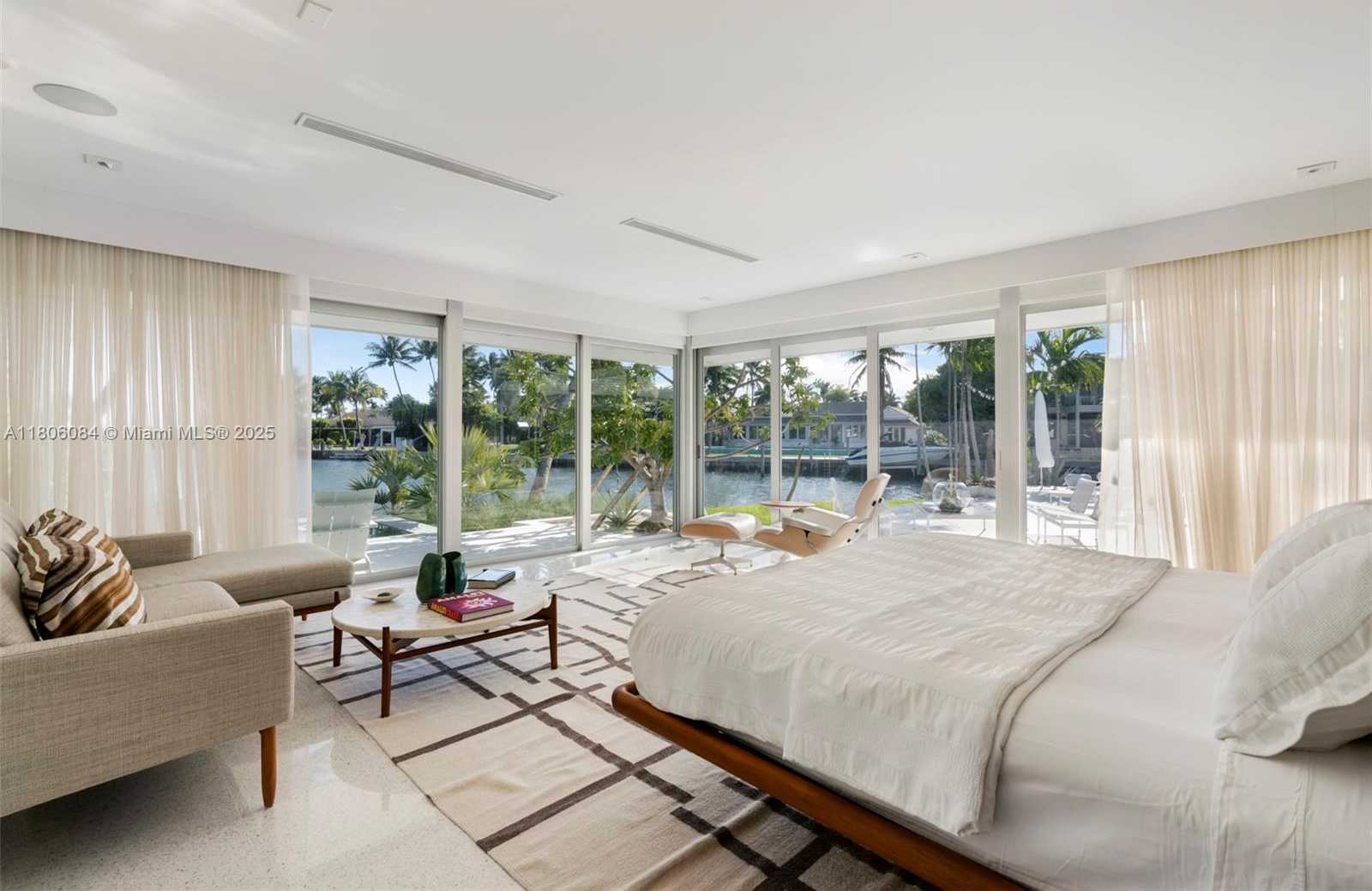 Small Image of 250 KNOLLWOOD DR, Key Biscayne Number 44