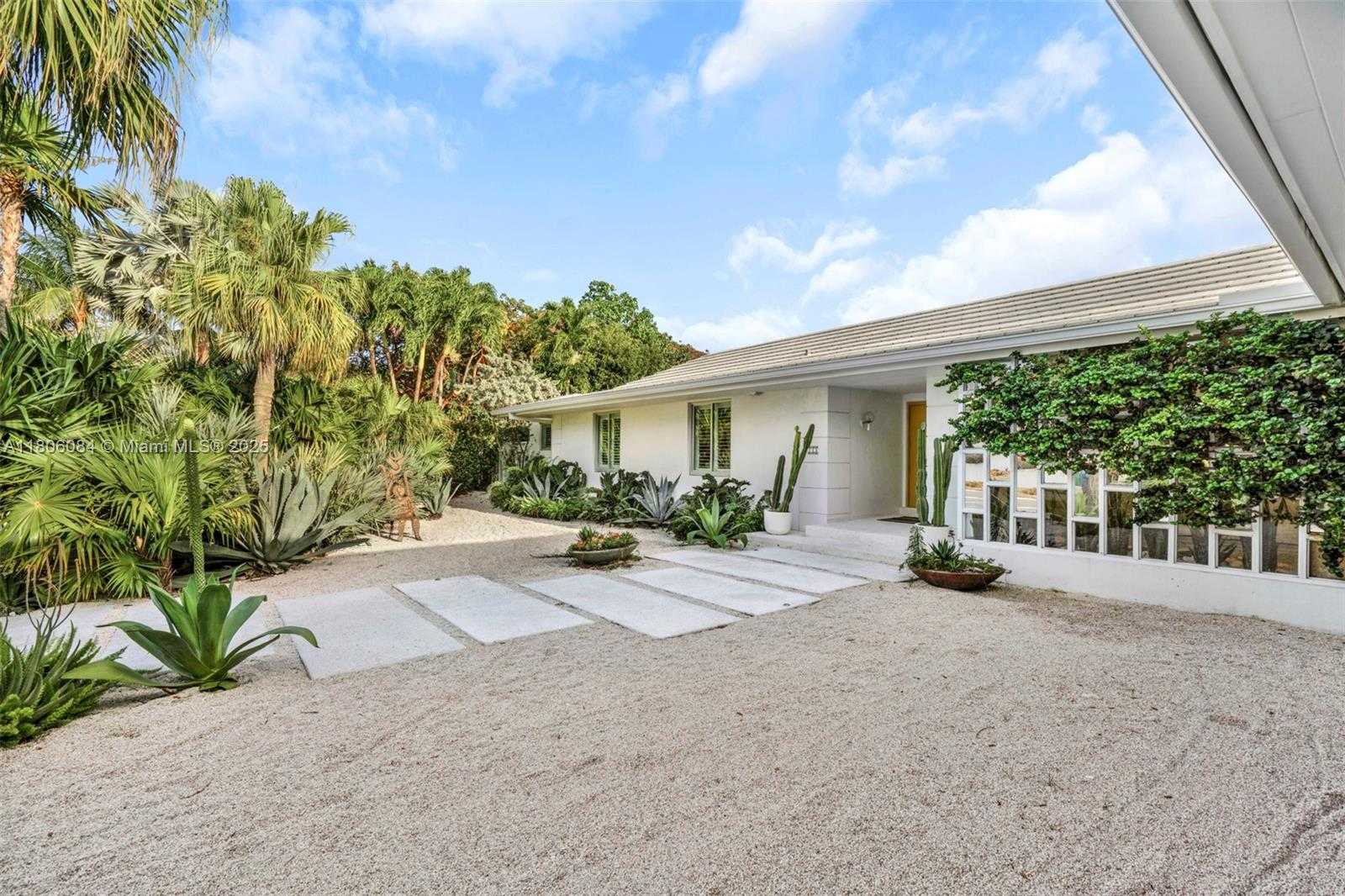 Small Image of 250 KNOLLWOOD DR, Key Biscayne Number 5