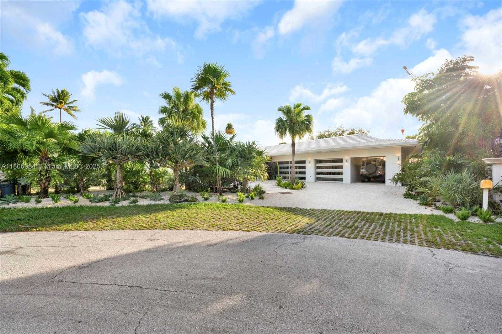 Small Image of 250 KNOLLWOOD DR, Key Biscayne Number 51