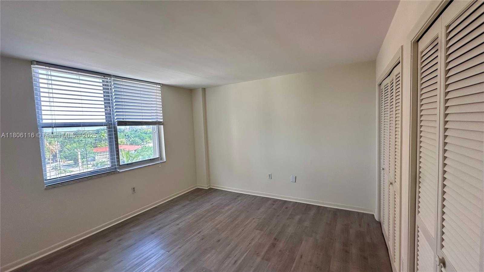 Small Image of 625 BILTMORE WAY #707, Coral Gables Number 31