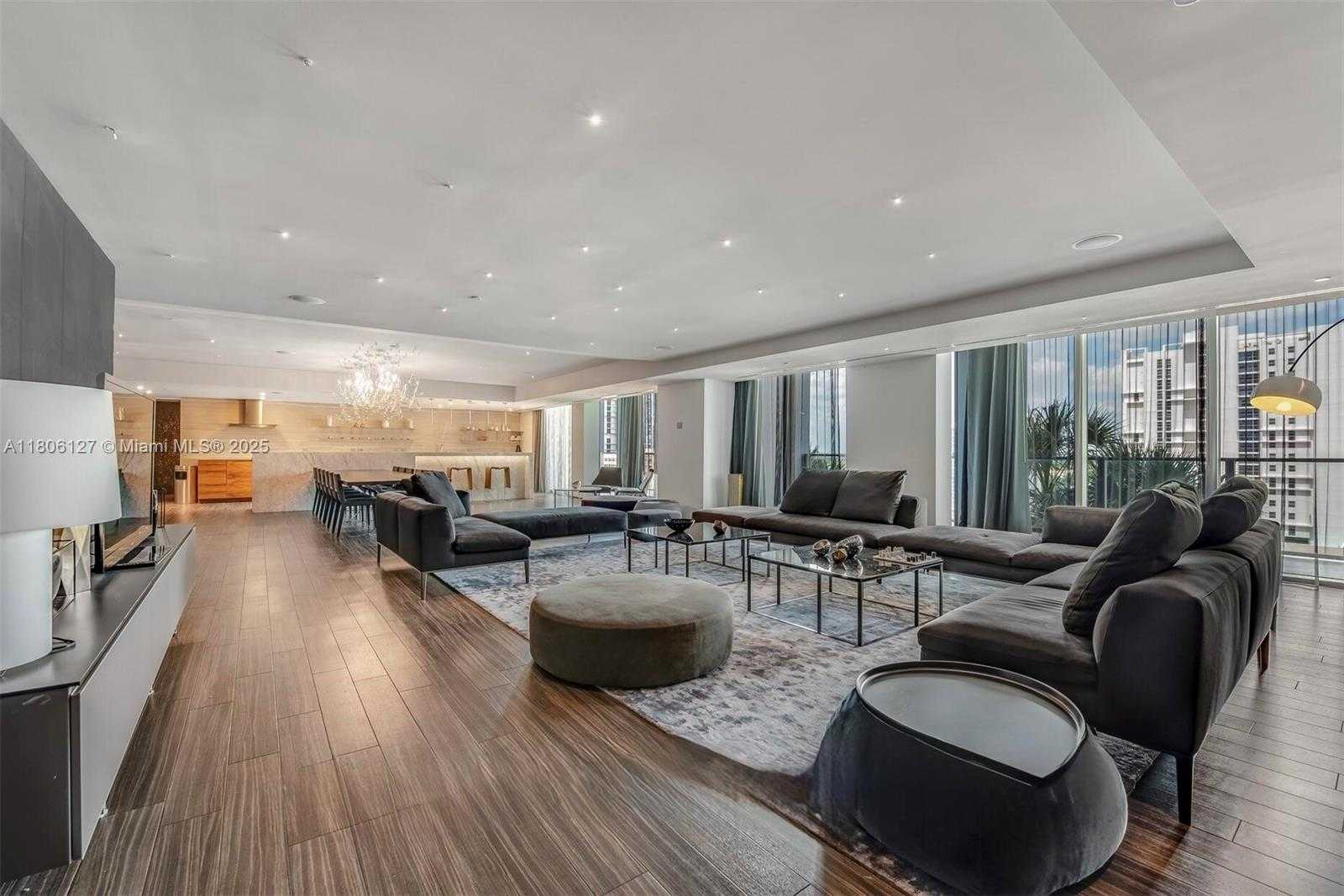 Small Image of 88 SOUTH WEST 7TH ST #2707, Miami Number 32