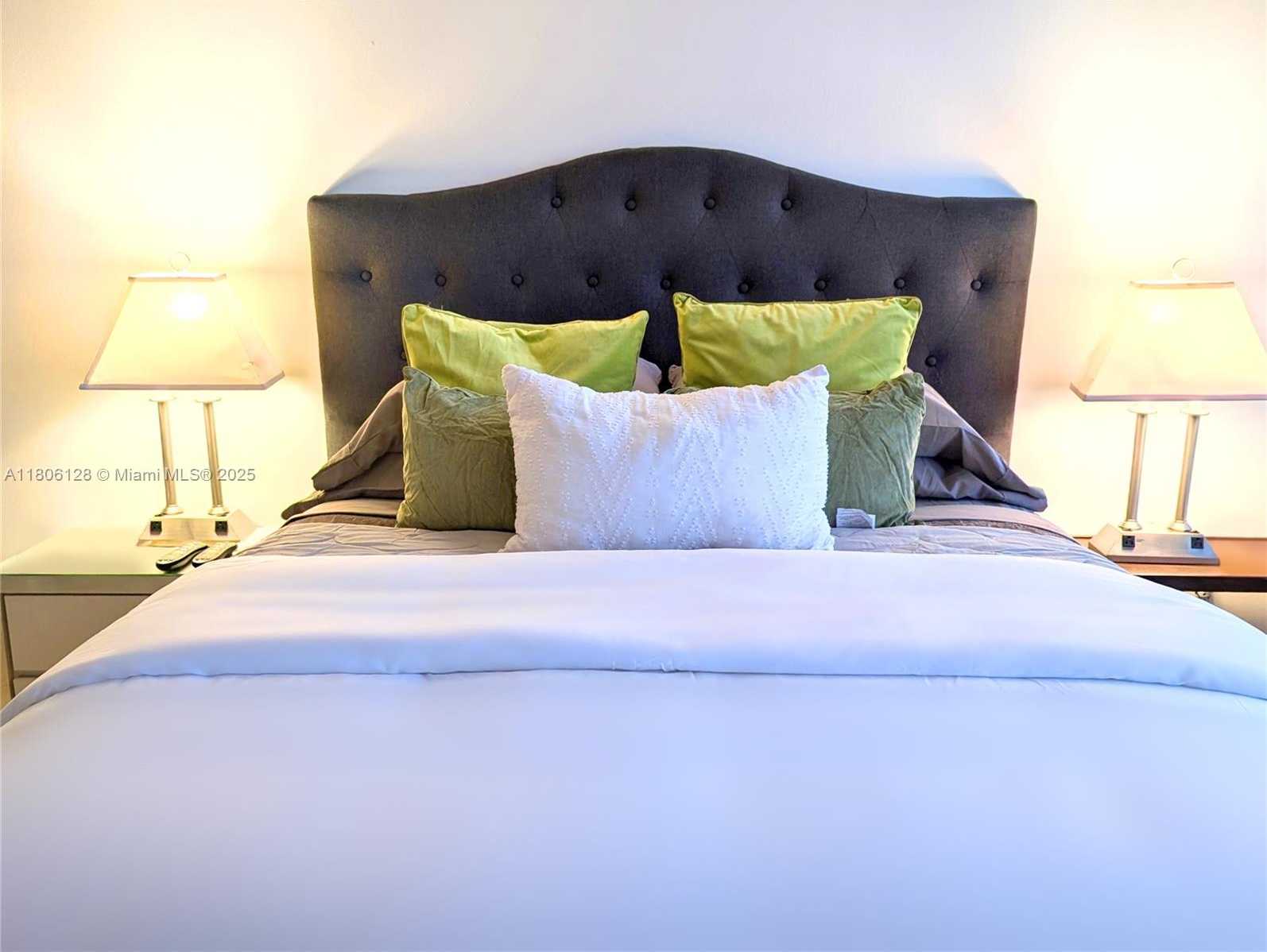 Small Image of 18011 BISCAYNE BLVD #803, Aventura Number 15