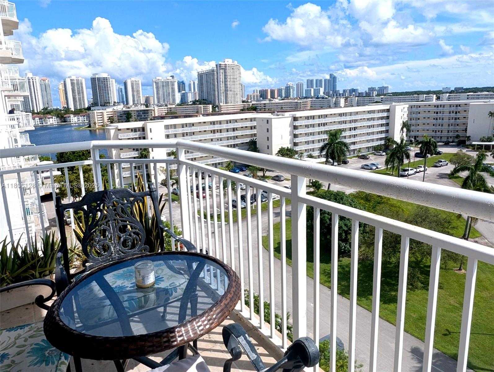 Small Image of 18011 BISCAYNE BLVD #803, Aventura Number 17