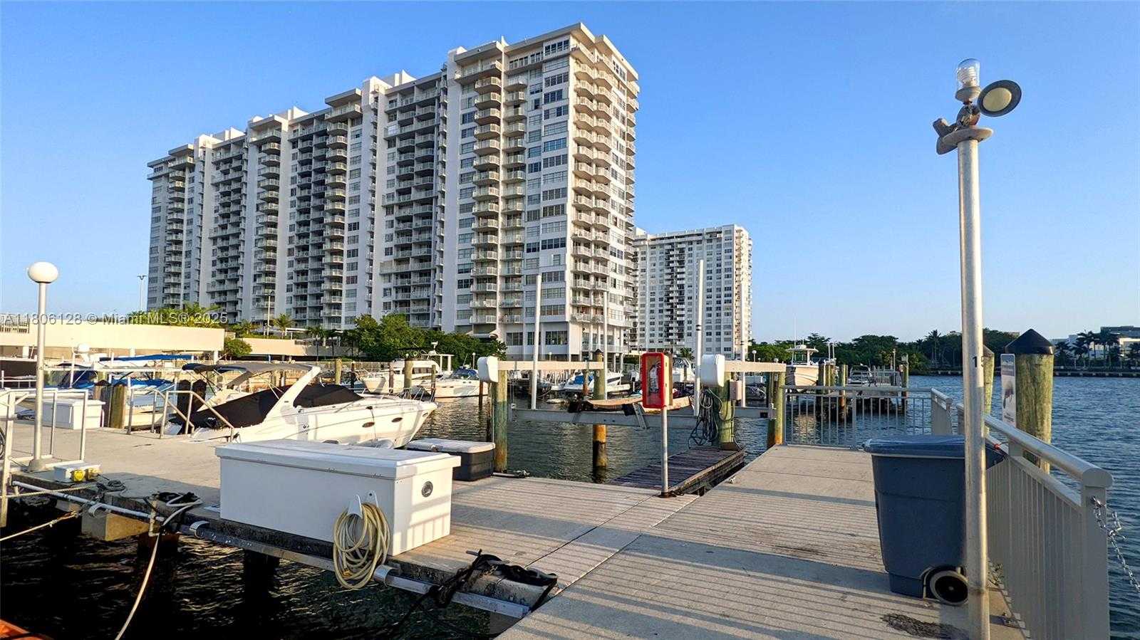 Small Image of 18011 BISCAYNE BLVD #803, Aventura Number 20