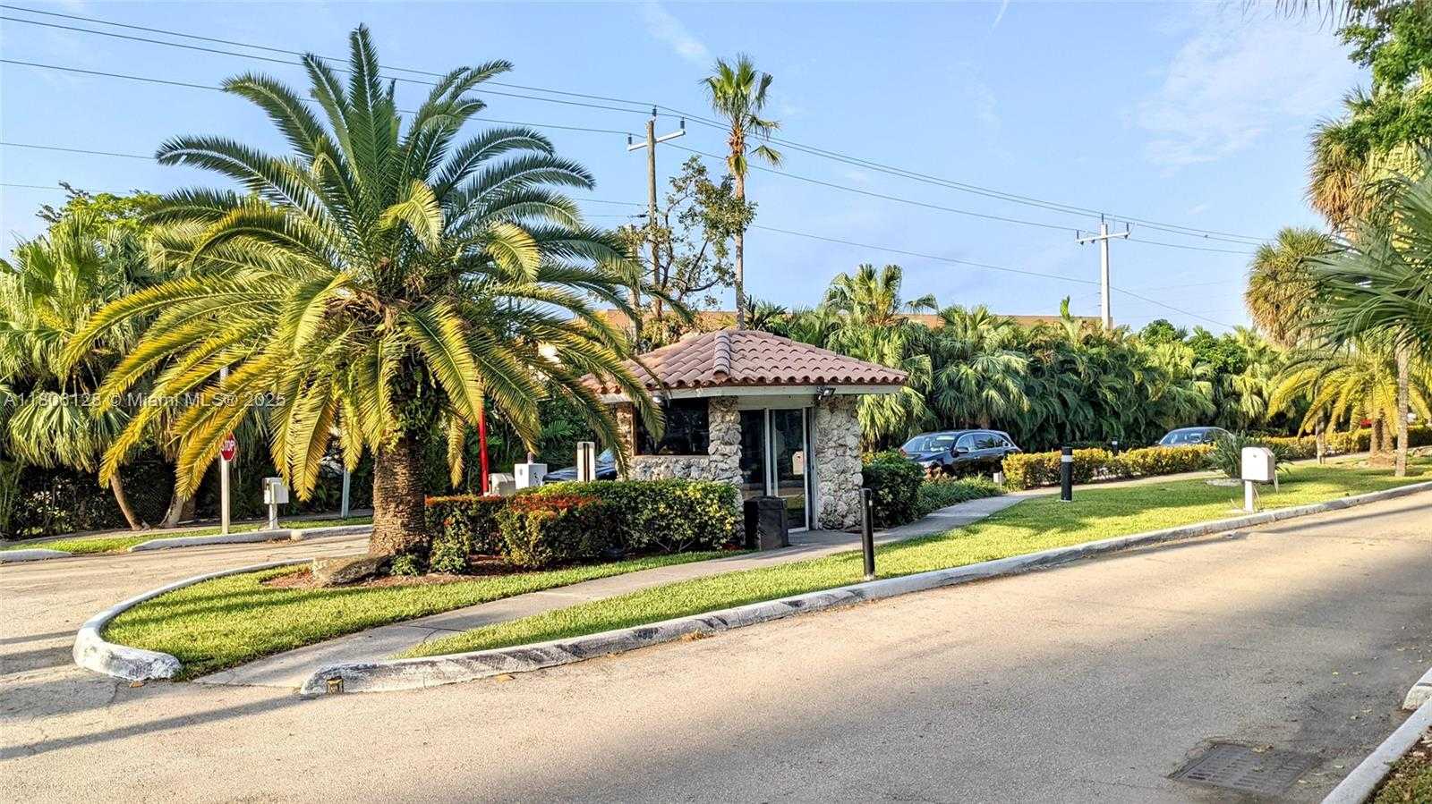 Small Image of 18011 BISCAYNE BLVD #803, Aventura Number 26