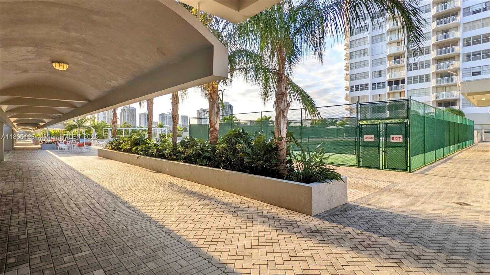 Small Image of 18011 BISCAYNE BLVD #803, Aventura Number 27