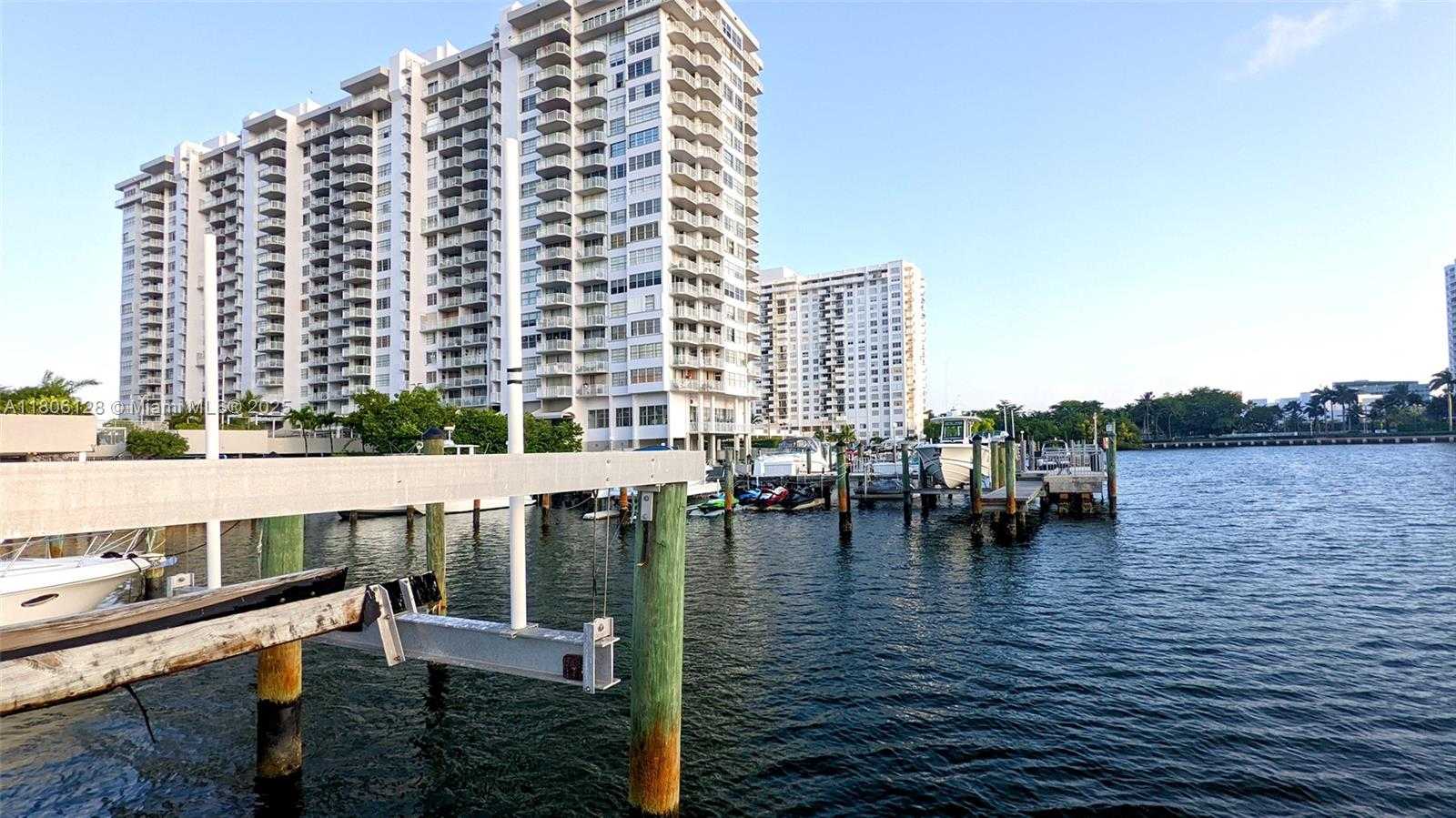 Small Image of 18011 BISCAYNE BLVD #803, Aventura Number 32