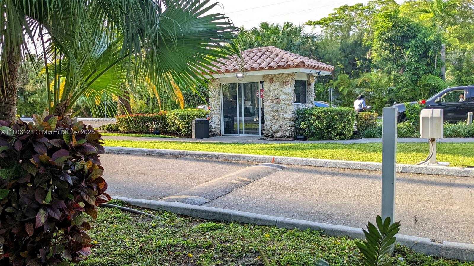 Small Image of 18011 BISCAYNE BLVD #803, Aventura Number 34