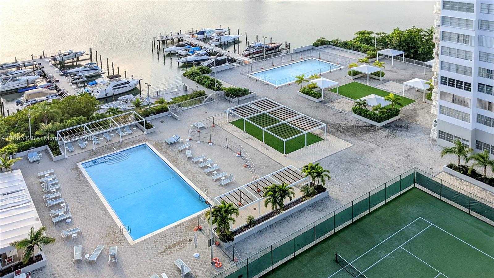 Small Image of 18011 BISCAYNE BLVD #803, Aventura Number 36