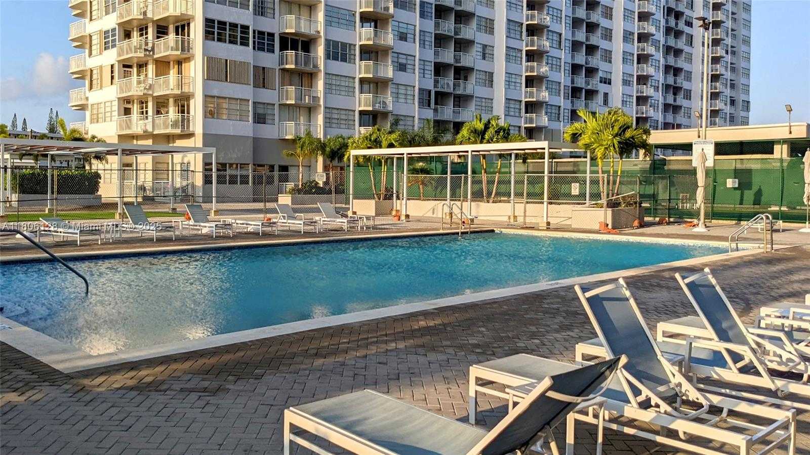 Small Image of 18011 BISCAYNE BLVD #803, Aventura Number 38