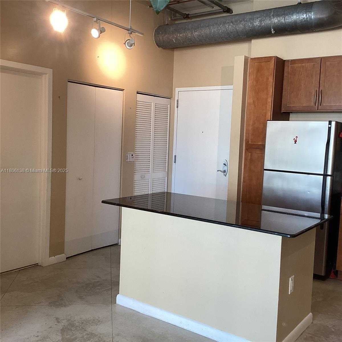 Small Image of 2001 BISCAYNE BLVD #3503, Miami Number 10