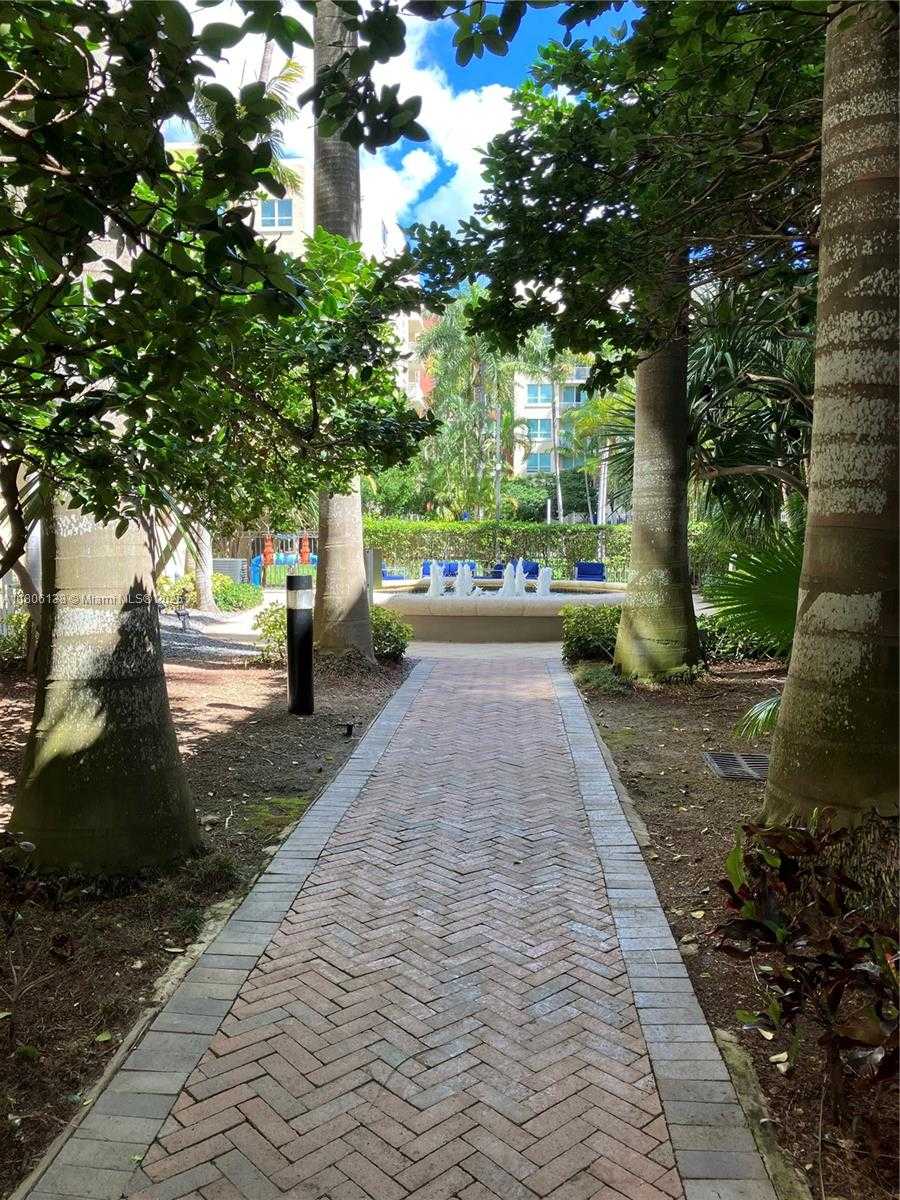 Small Image of 2001 BISCAYNE BLVD #3503, Miami Number 12
