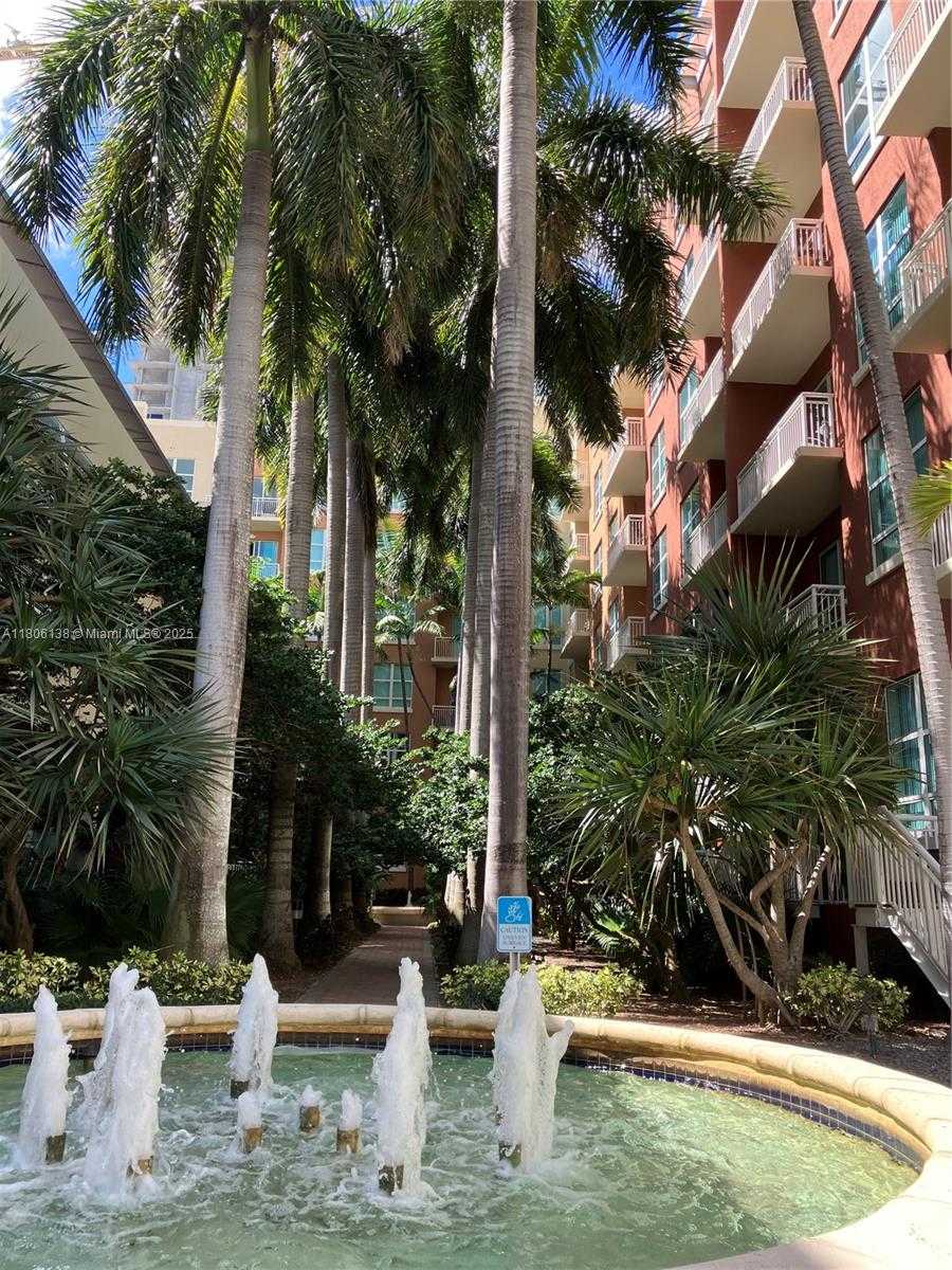 Small Image of 2001 BISCAYNE BLVD #3503, Miami Number 14