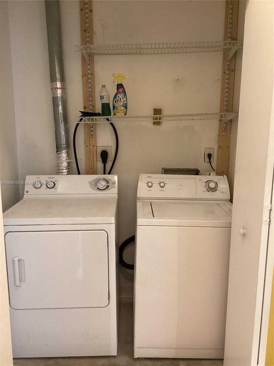 Small Image of 2001 BISCAYNE BLVD #3503, Miami Number 16