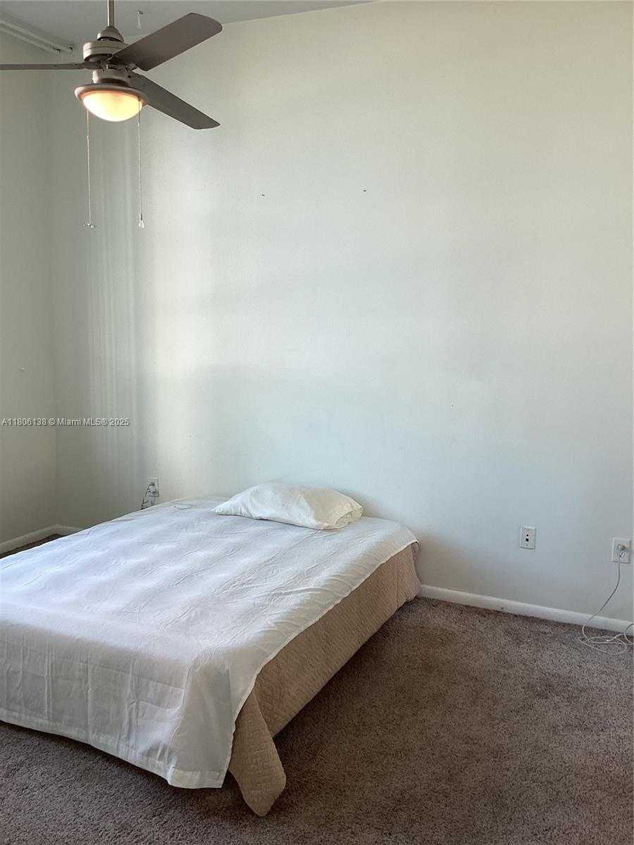 Small Image of 2001 BISCAYNE BLVD #3503, Miami Number 18