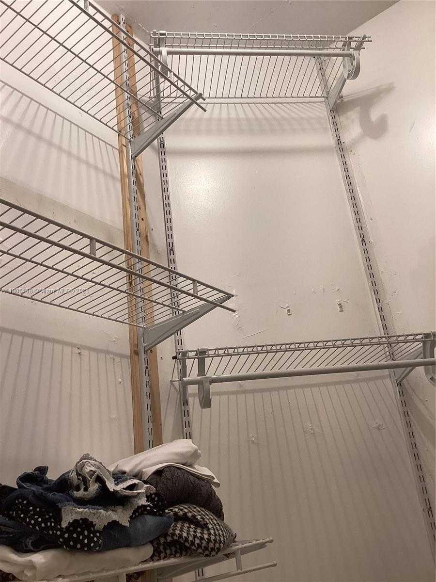 Small Image of 2001 BISCAYNE BLVD #3503, Miami Number 21